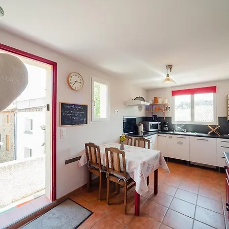Les Mathouans Apartment
